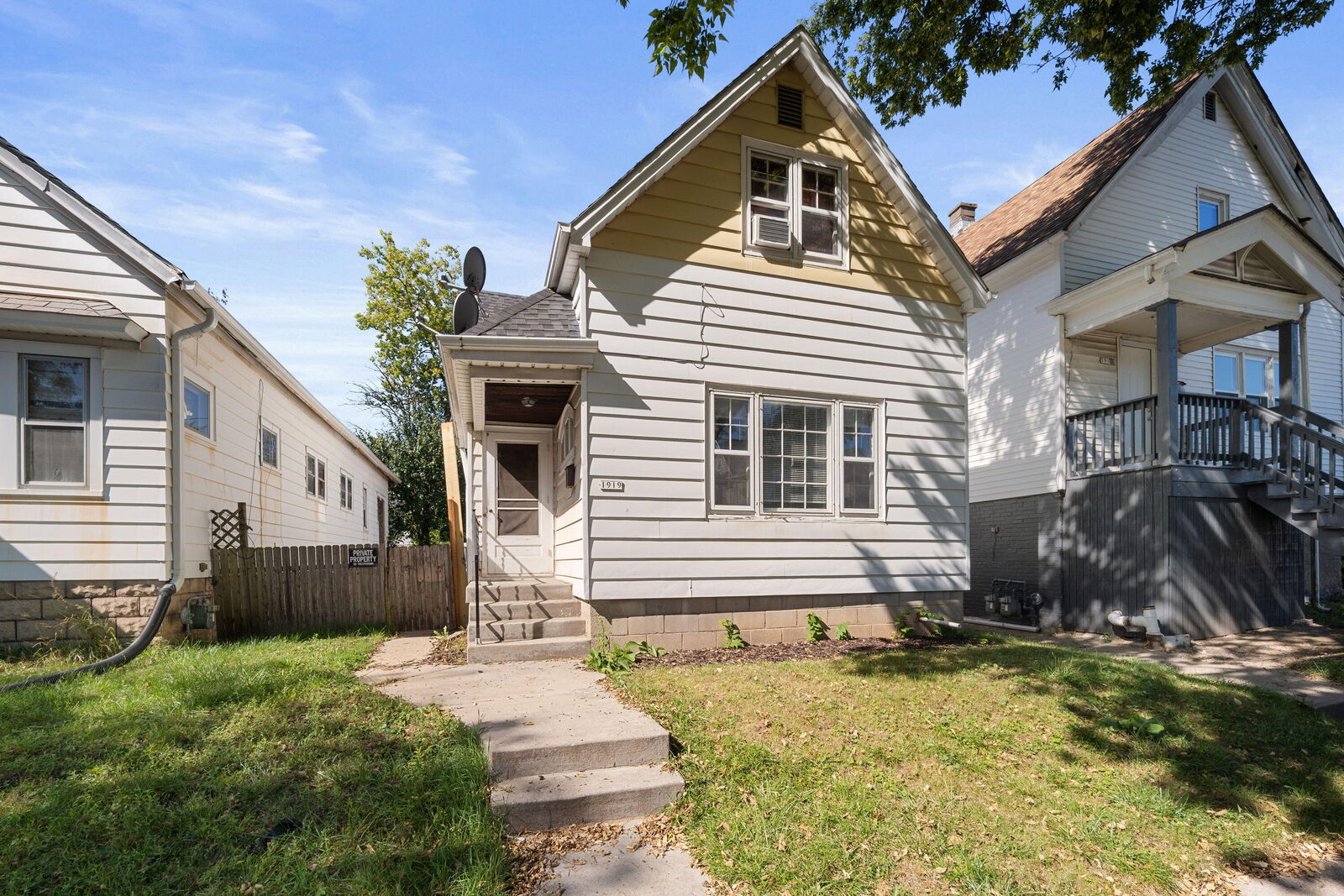 Property Photo:  1919 S 7th St  WI 53204 