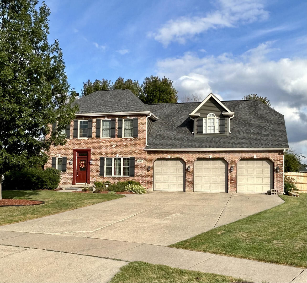 Property Photo: 1267 Red Fox Circle IL 60548