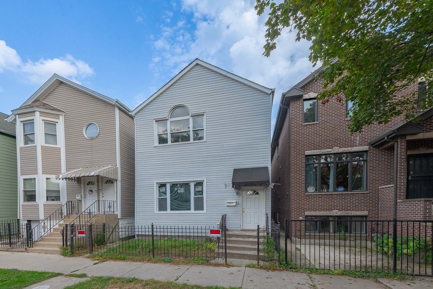 Property Photo: 4407 S Wallace Street IL 60609