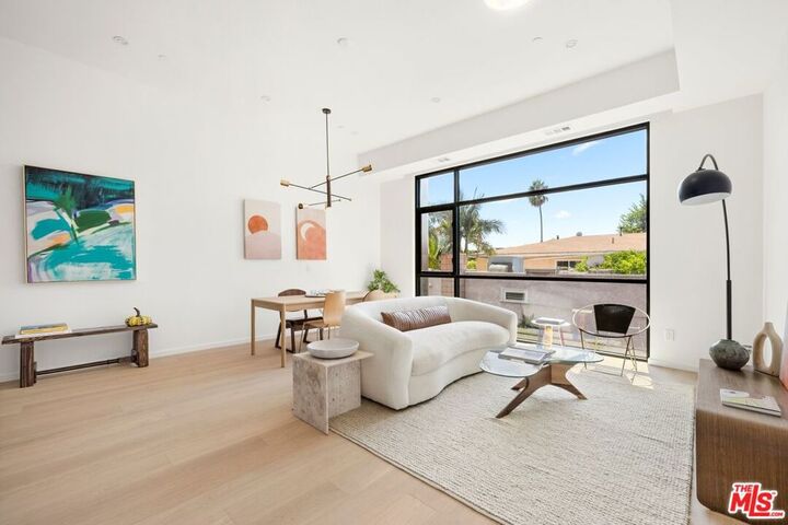 Property Photo: 1227 N Formosa Avenue 2 CA 90046