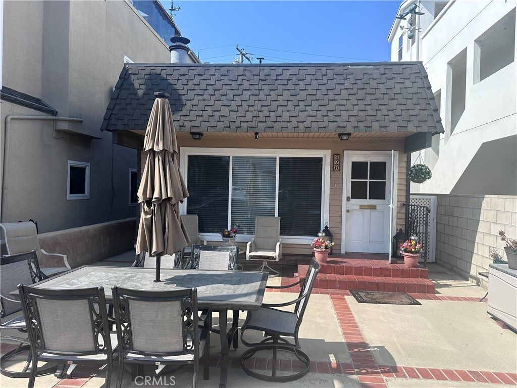Property Photo: 920 W Balboa CA 92661