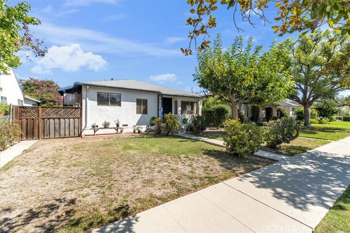 Property Photo: 4542 Stansbury Avenue CA 91423