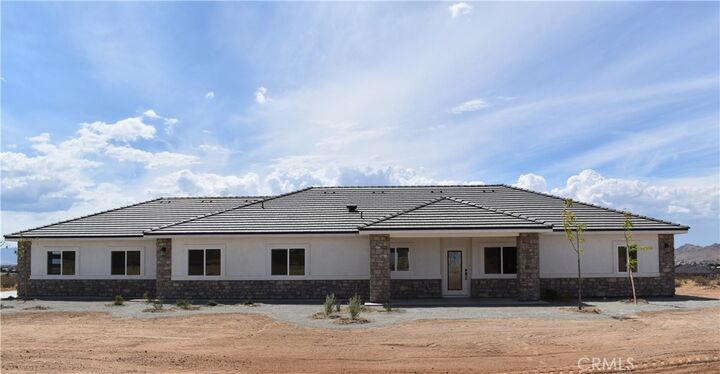 16944 Pauhaska Road  Apple Valley CA 92307 photo