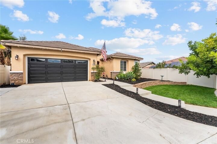 Property Photo: 12968 Scenic View Court CA 92399