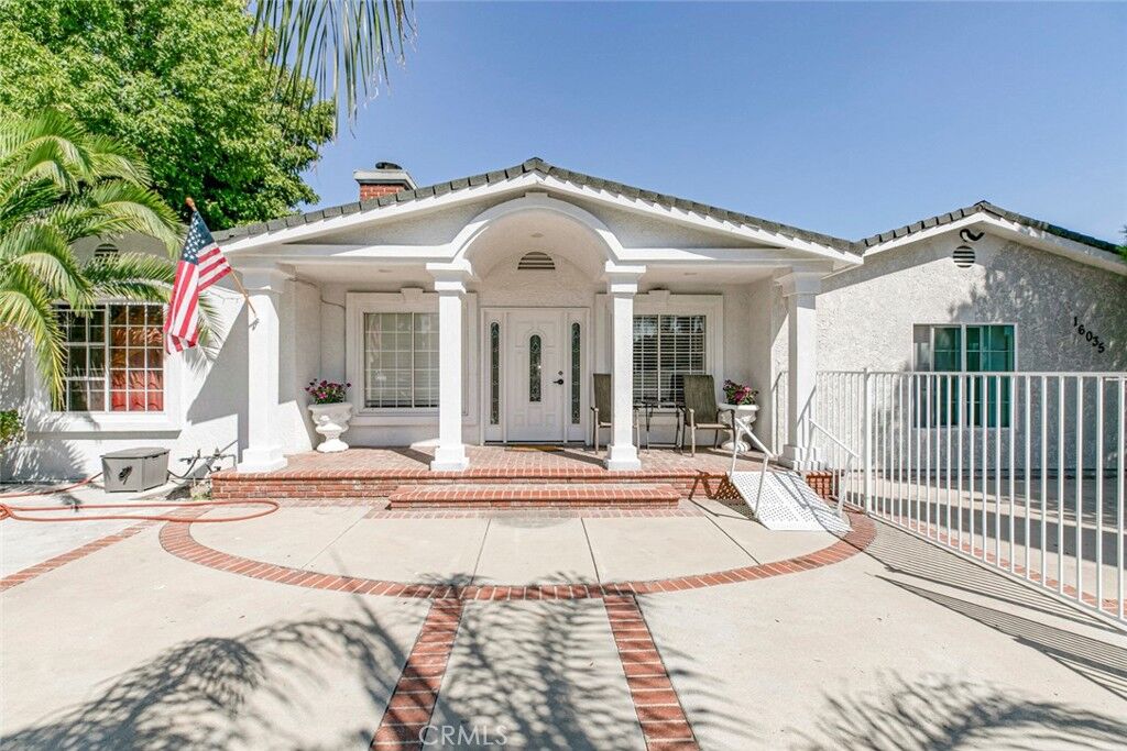 Property Photo:  16037 Hart Street  CA 91406 