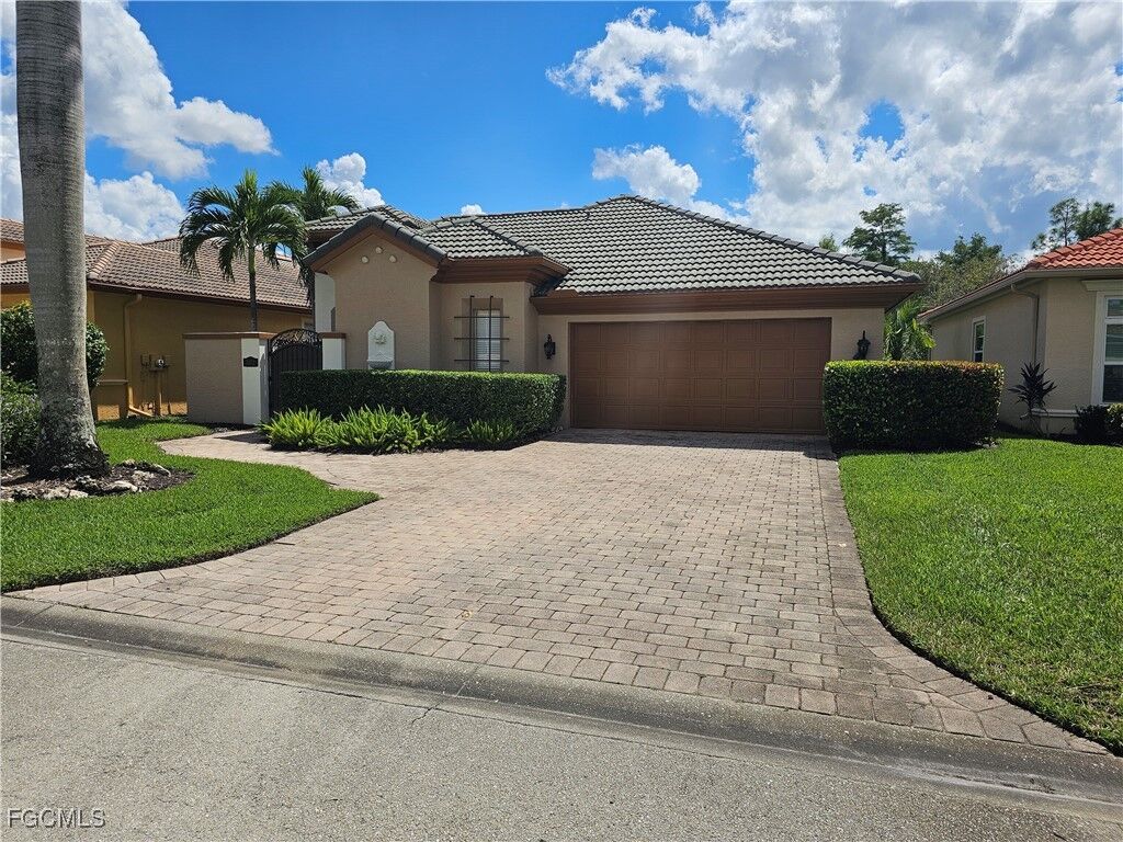 Property Photo:  7472 Key Deer Court  FL 33966 