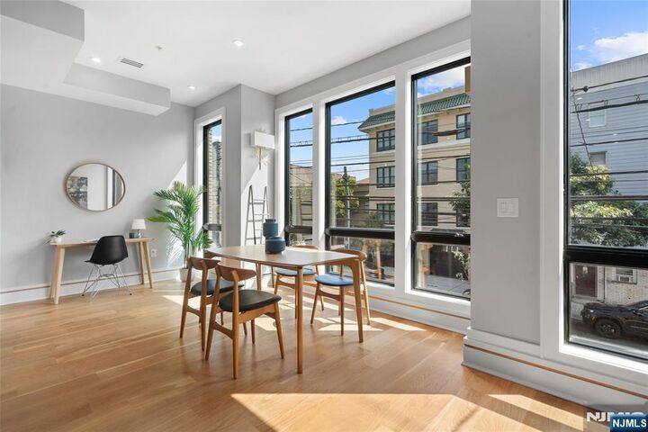 Property Photo:  617 Palisade Avenue 2  NJ 07307 