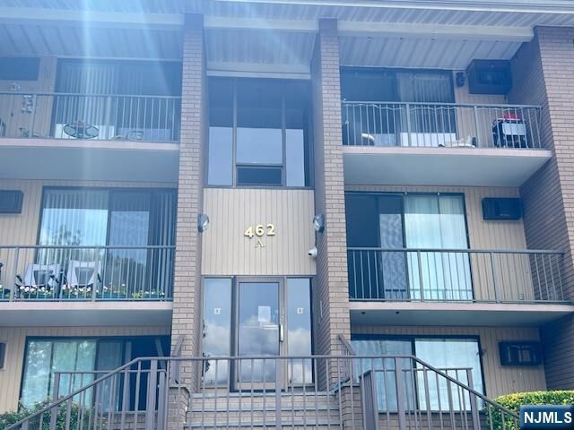 Property Photo:  462 Liberty Street 203  NJ 07643 