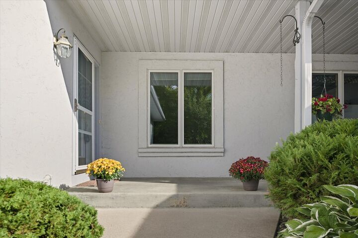 Property Photo:  9365 Tewsbury Bend  MN 55311 