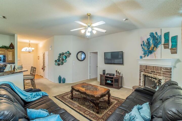 Property Photo: 1634 Powder Horn Lane TX 76018