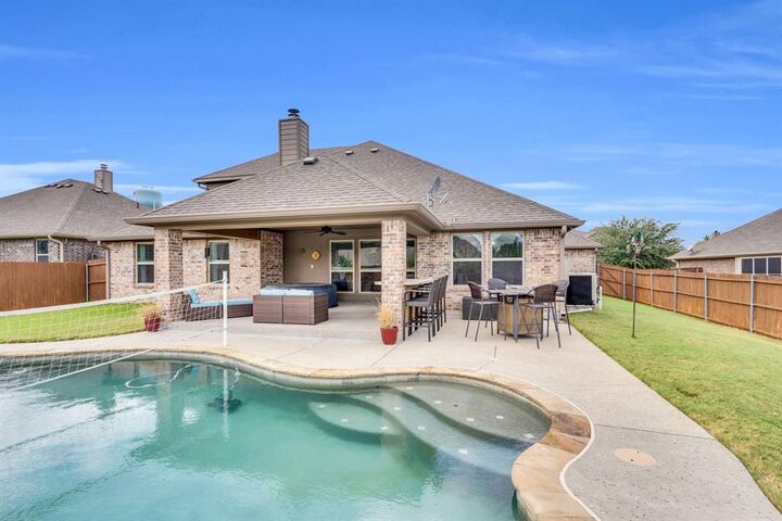 5822 Yellow Rose Court  Midlothian TX 76065 photo