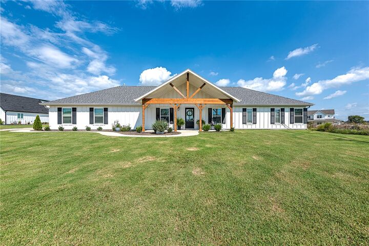 Property Photo: 1050 NW Daniels Road AR 72713