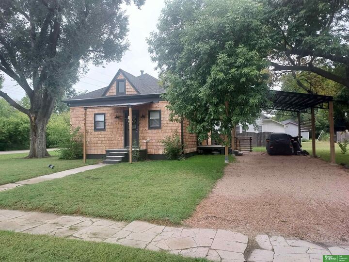 Property Photo:  652 W 5th Street  NE 68467 