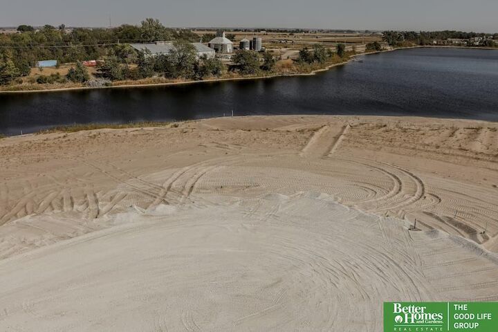 1330 E Sandcherry Road  Fremont NE 68025 photo