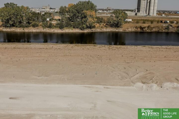 1118 E Sandcherry Road  Fremont NE 68132 photo