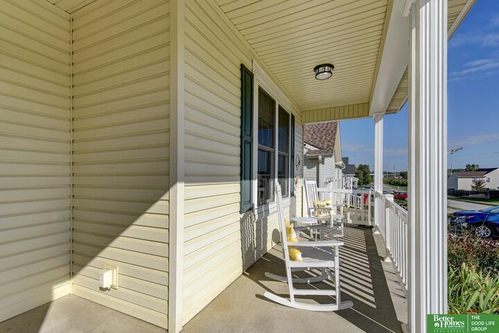 Property Photo:  7712 N 107 Street  NE 68122 