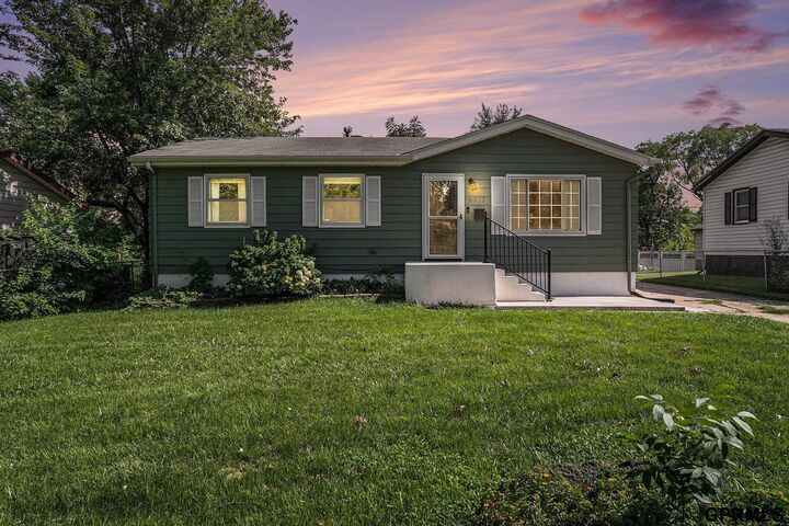 8717 C Street  Omaha NE 68124 photo