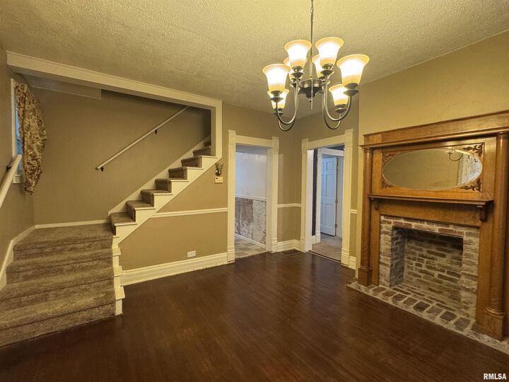 Property Photo:  226 Cass Place  IL 61520 