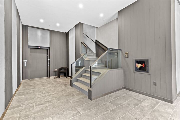 Property Photo:  340 W 2nd St Ph23  MA 02127 