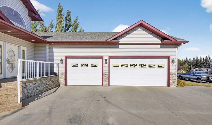 Property Photo:  9 Park Lane  AB T4H 1W2 