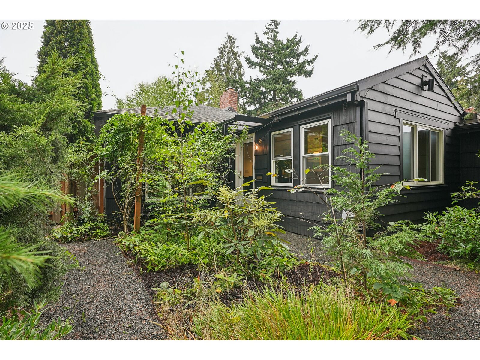 Property Photo: 2224 NE 79th Ave OR 97213