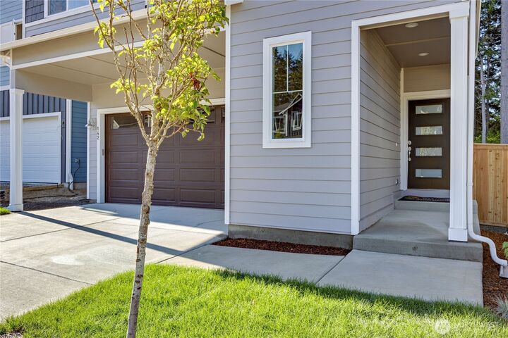 Property Photo:  204 NE Shadowhawk Lane  WA 98311 