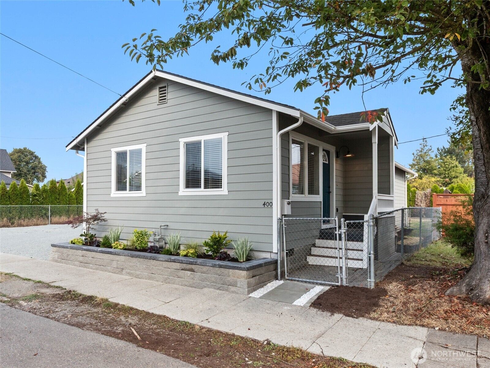 Property Photo:  400  6th Street  WA 98290 