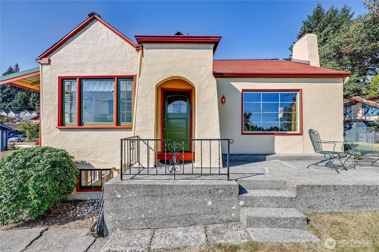Property Photo:  324 N Cambrian  WA 98312 