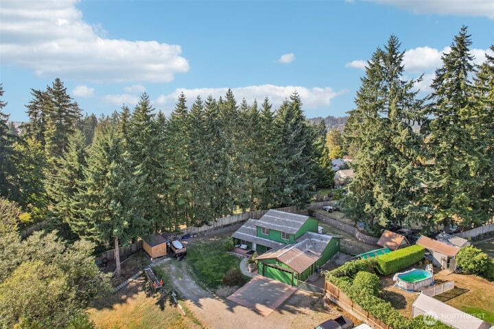 Property Photo:  2105  13th Avenue  WA 98354 