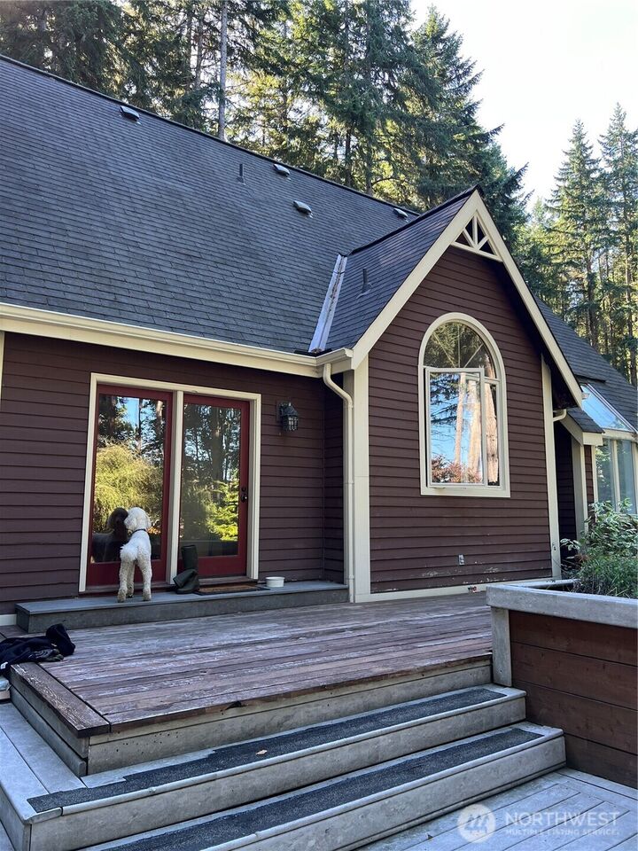 Property Photo:  5261  Rose Avenue NE  WA 98110 