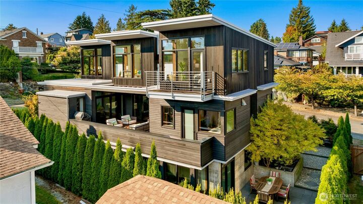 Property Photo:  4030  Meridian Avenue N  WA 98103 