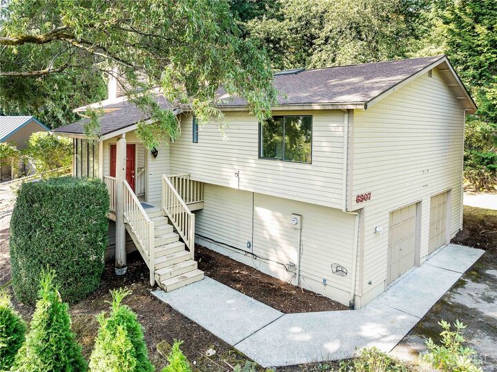 Property Photo: 6907 96th Avenue SE WA 98040