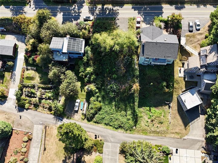 Property Photo:  10240 NE Lafayette Avenue  WA 98110 