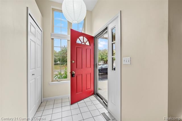 Property Photo:  9 Canfield Circle  MI 48127