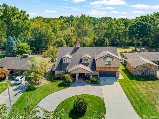 5984 Campus Drive  Dearborn Heights MI 48127 photo