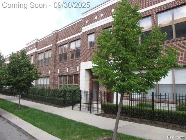 Property Photo:  64 W Bethune St # 28 W  MI 48202