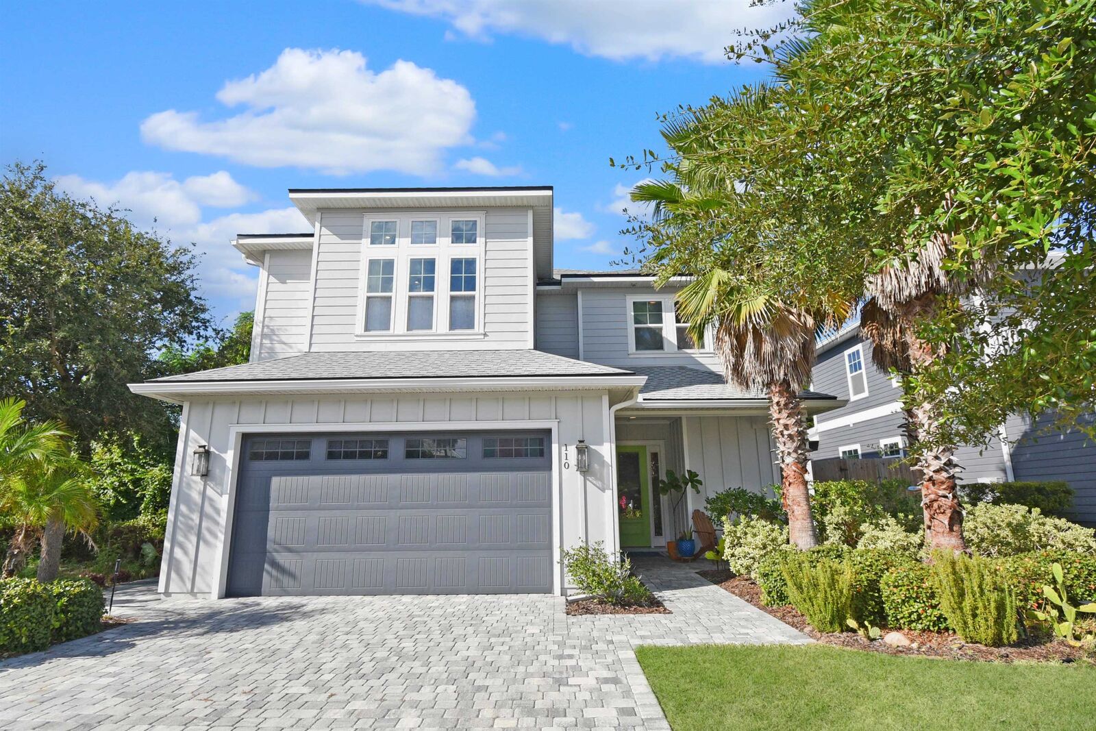 Property Photo:  110 8th St  FL 32080