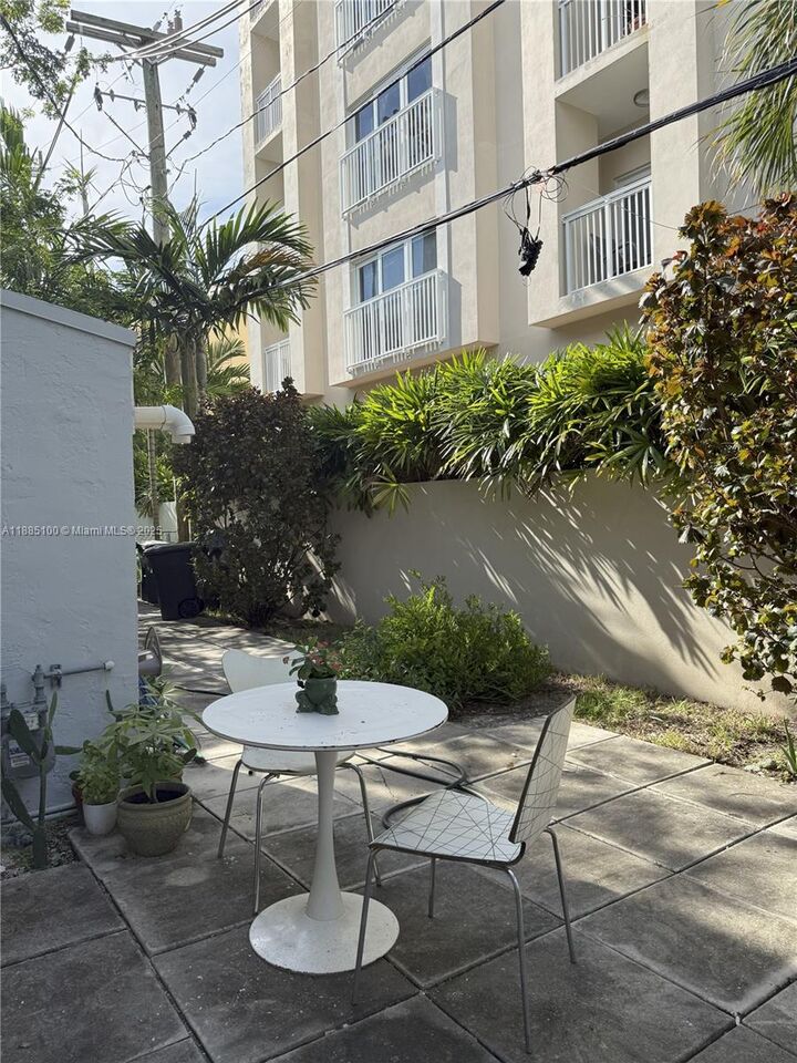Property Photo:  119 Menores Ave 11  FL 33134 