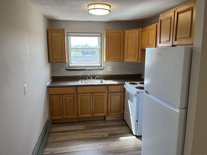 Property Photo:  32 Cook Avenue D23  CT 06451 