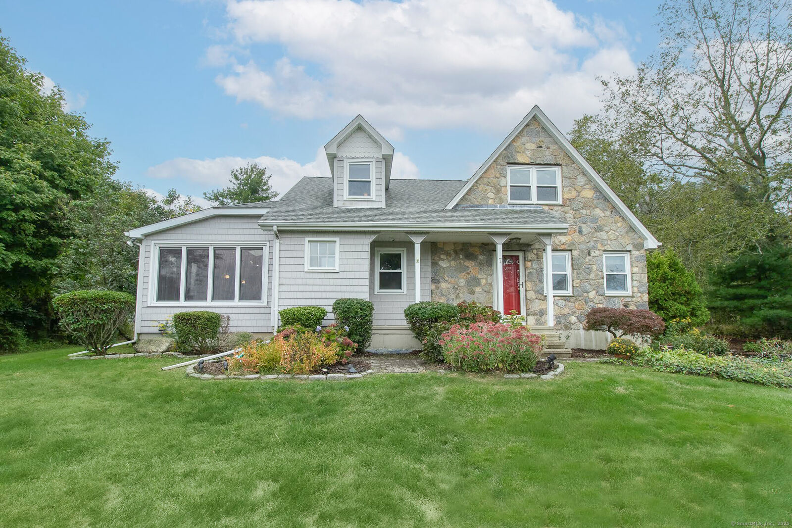 Property Photo:  7 Carolyn Court  CT 06473 