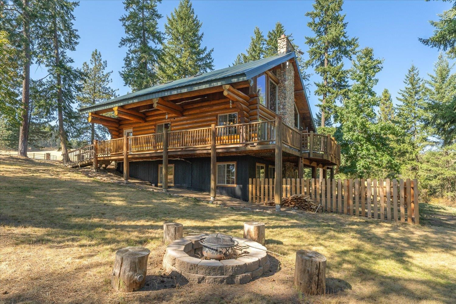 Property Photo: 16712 N Dalton Rd WA 99208