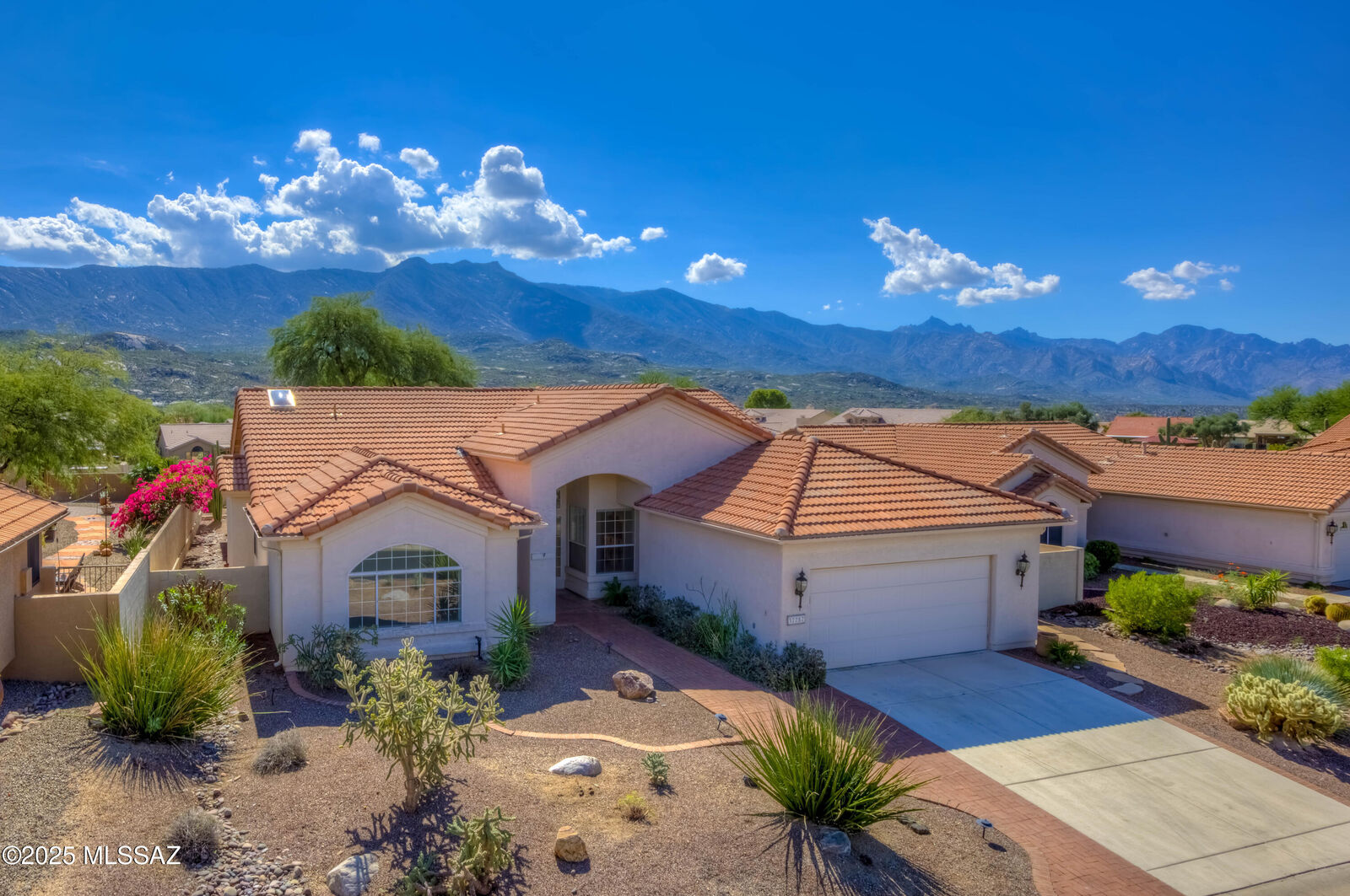 Property Photo: 37757 S Mashie Drive AZ 85739