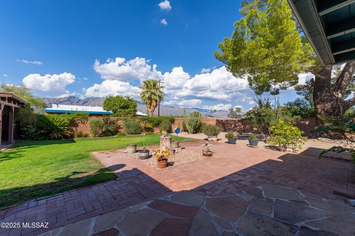 Property Photo:  4075 E Fort Lowell Road  AZ 85712 