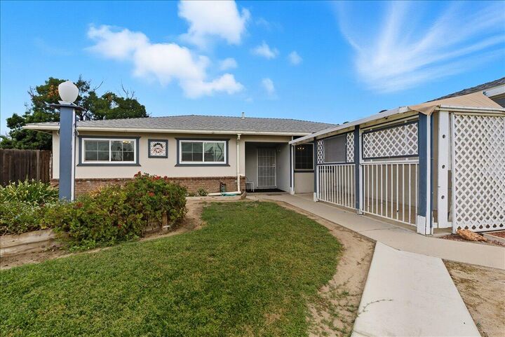 2070 W Harrison Avenue  Porterville CA 93257 photo