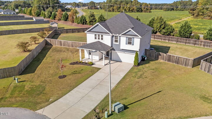 Property Photo:  31 Wood Barn Court  NC 27526