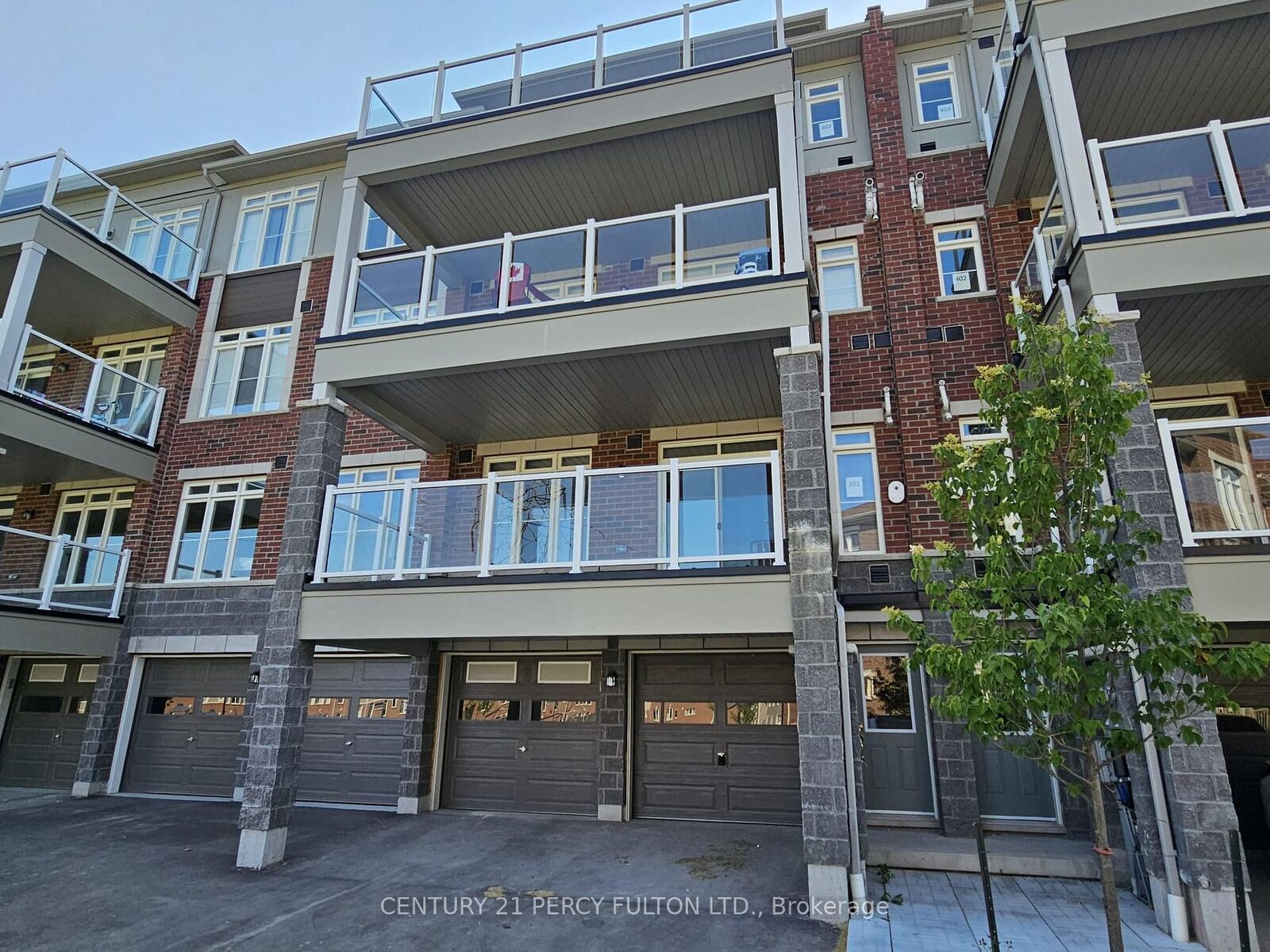 Property Photo:  2540 Willam Jackson Drive 107  ON L1X 0E4 