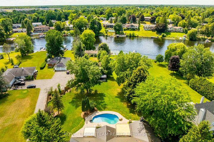 Photo de la propriété:  1216A River Road  ON K4M 1B4