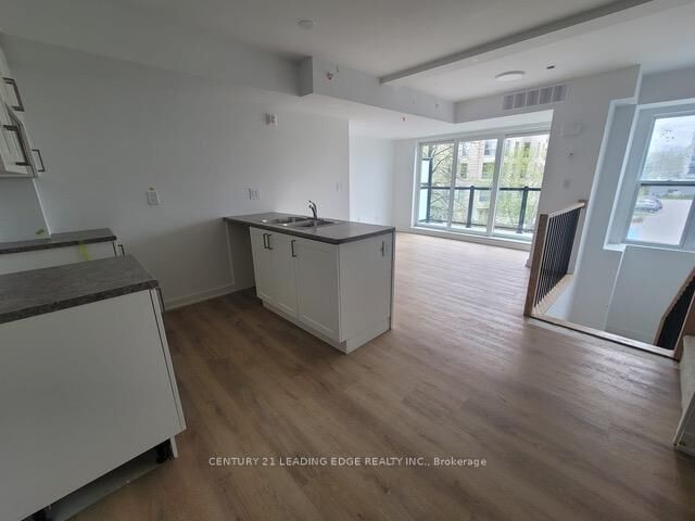 Property Photo: 400 Mary Street 6 ON L1N 2P8