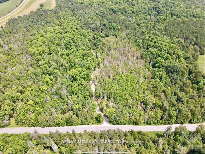 1385 Sheridan Rapids Road — photo 1
