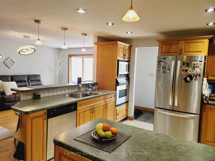 Photo de la propriété:  1127 Bleiler Street  ON N3H 5B4 